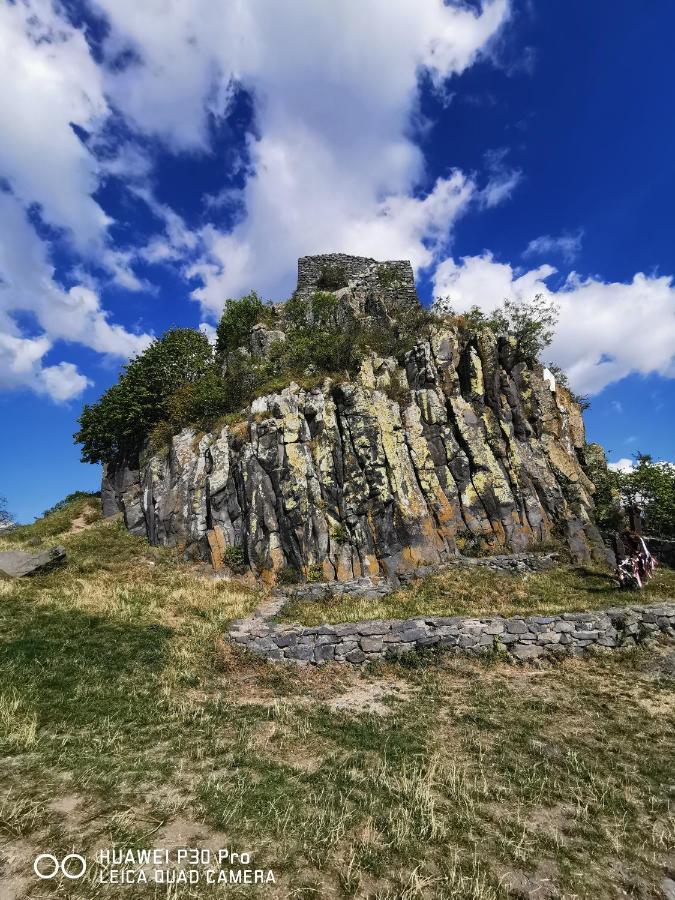 Отель Kis Rigo Vendeghaz Шальготарьян Экстерьер фото